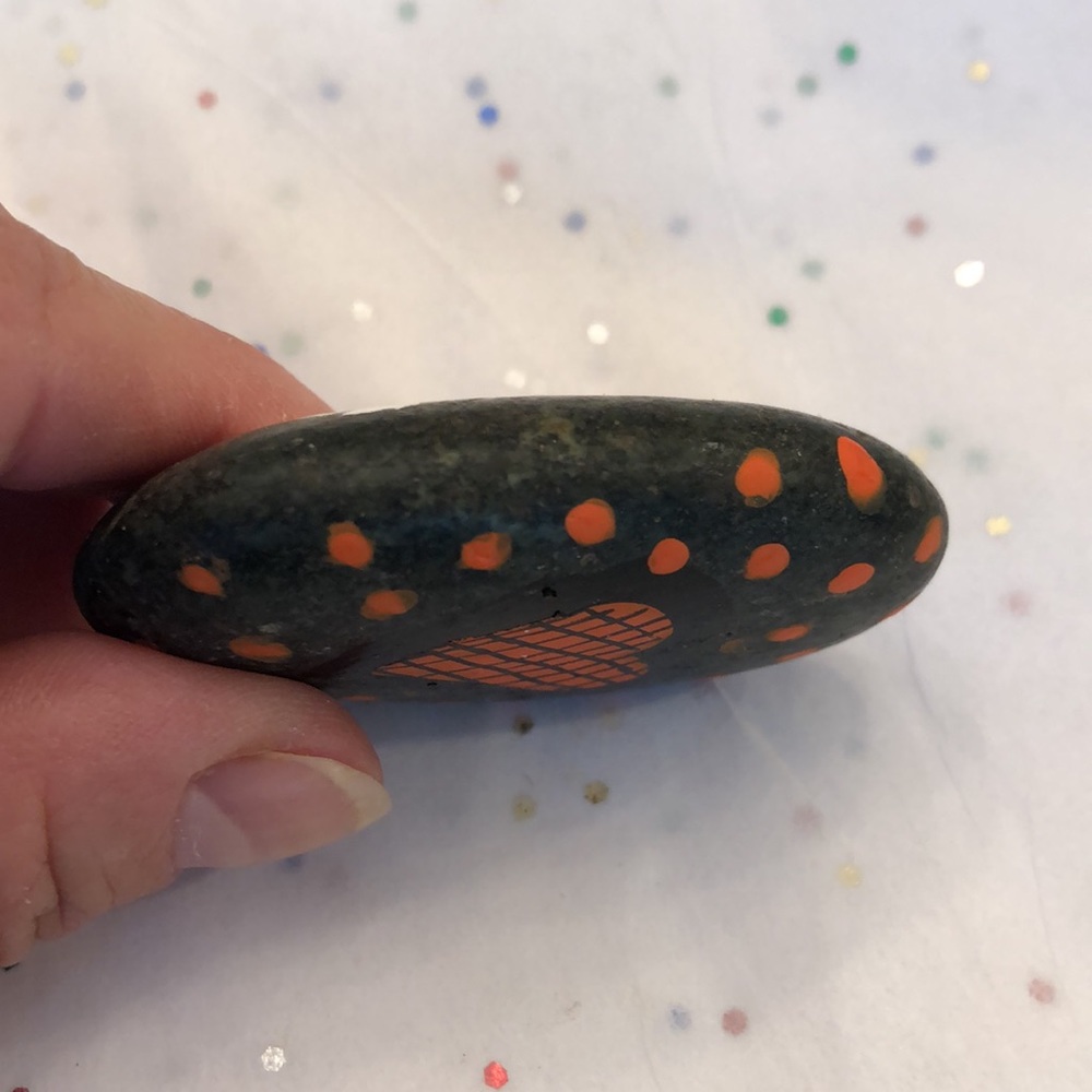HAND PAINTED HALLOWEEN GNOME ROCK - Picture 5 of 6